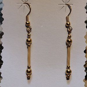 🖐 Gold & Cream Bead Wire Earrings